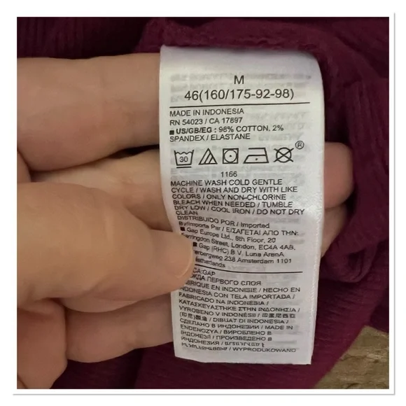 GAP Rib Cutout Top - Picture 5 of 8